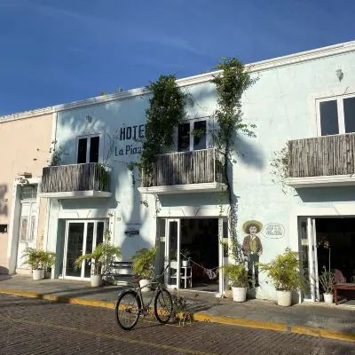 Hotel la Piazzetta Hotels near La Mejorada Park