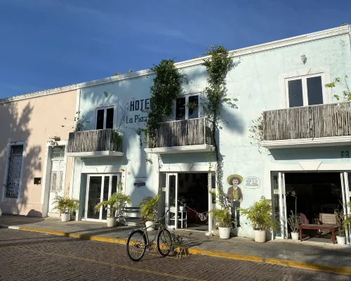 Hotel la Piazzetta Hotels near La Mejorada Park