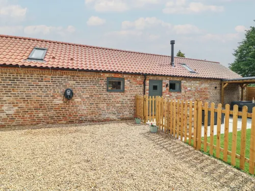 Tawny Barn - 4-Star