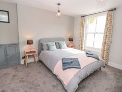 34b Clarence Street