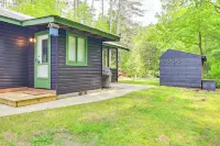 Riverfront Cabin w/ Hot Tub in Schroon Lake! - Wifi