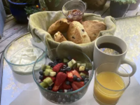 Salt Spring Carriage House B&B Hotels in Salt Spring Island