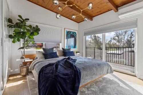 180-Degree Ocean Views Deck + Hillside - 4-Star
