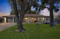 Dean's Retreat at Georgetown 3 Bedroom Home - Boutique