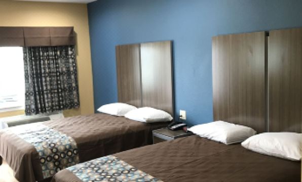 Deluxe Inn & Suites - Baytown