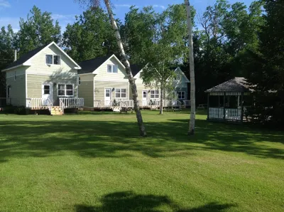 Briarwood Coastal Cottages & Lodge