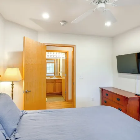 Condo w/ Mtn View < 1 Mi to Steamboat Resort!