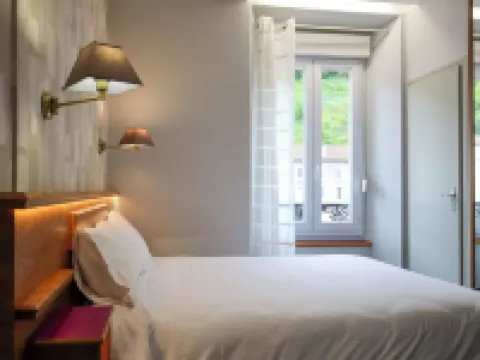 Hôtel le Lons フォアのホテル