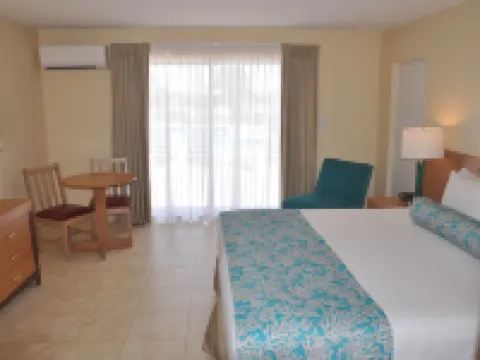 Rosemont Guest Suites Hotels in Hamilton