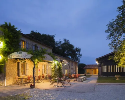 Logis l'Auberge de Larressingle Hotels in Gers