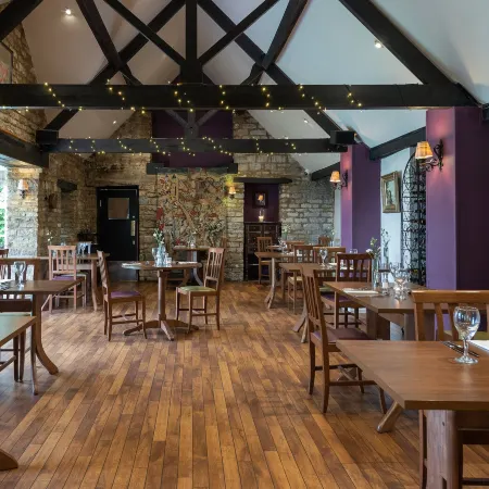 Corinium Hotel & Restaurant