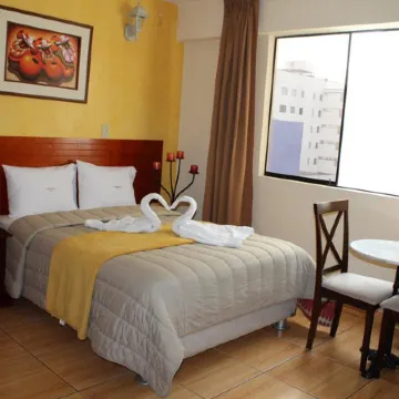 Hotel El Farolito Отели рядом с достопримечательностью «ChocoMuseo Lima»