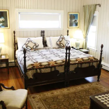 The Coolidge Corner Guest House: A Brookline Bed and Breakfast