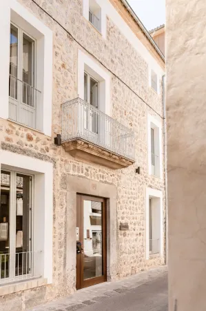 Meem Townhouse Отели в г. Сольер