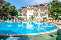 Metin Hotel - Uima-altaat