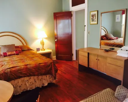 Kenoza Lake View Manor Hotels in Delaware