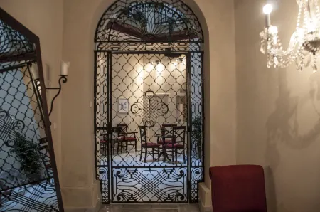 Hostal Callejon del Agua Отели рядом с достопримечательностью «Capilla de San Jose»