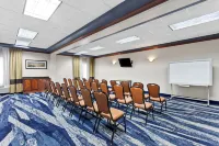 Comfort Inn & Suites Kenosha-Pleasant Prairie Hotels in Kenosha