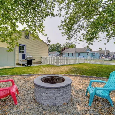 Pet-Friendly Villas Vacation Rental Walk to Bay