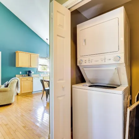 Cozy Resort-Style Escape on Taylorsville Lake!