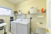 Sunny Brigantine Townhome Walk to Beach - Wifi