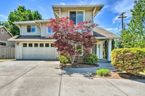 Charming Medford Getaway ~ 4 Miles to Downtown! - صديق للحيوانات الاليفة
