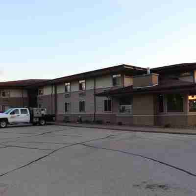 Prairie Inn and Suites Holmen/La Cross Hotel Exterior