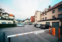 Central City Hotel - parking