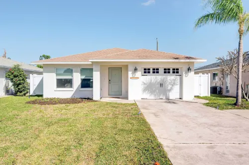 Naples Vacation Home Private Pool and Hot Tub! - Wifi