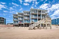 North Topsail Beach Condo w/ Balcony! - Beach