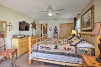 Lakefront Nature Escape! Cabin in Keystone Heights - parking