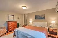 Charming Abode w/ Patio - Walk to Town + River! - Homestays