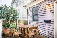 Spacious Apartment Downtown