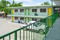 Greeley University Inn by Capital O I-25 - Moteles