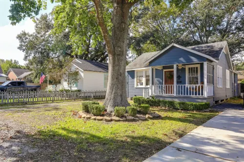 4 Mi to Dtwn: Baton Rouge Bungalow w/ Private Yard