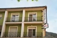 Agora Hostal Hotels near Plaza Jaume I