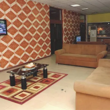 Naptin Executive Hotel and Suites