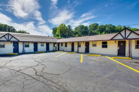 Scottish Inns Collinsville - Martinsville Отели в г. Henry County