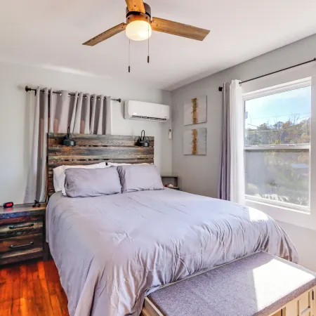 < 1 Mi to Dtwn: Pet-friendly Cabin in Murphy!
