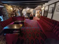 Trewern Arms Hotel Hotel di Newport