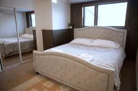 Watch the Northern Lights from the Deck and the Jacuzzi! Roast by a Cozy Fire!