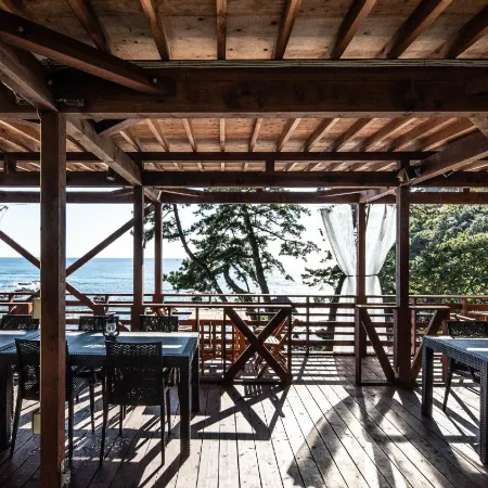 KAWAZU BEACH HOUSE BLUE MOON