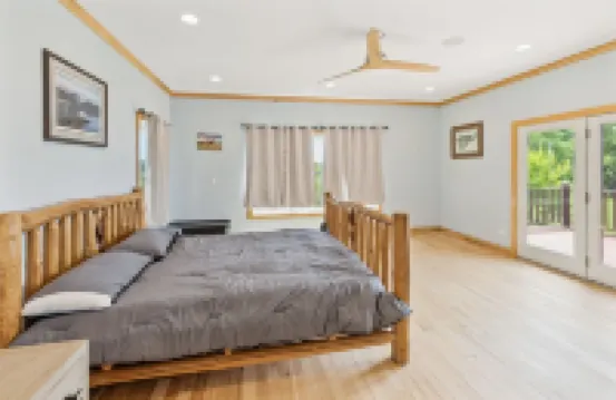 4Br Lakefront Fishing, Dogs OK Devils Lake Hotels in 