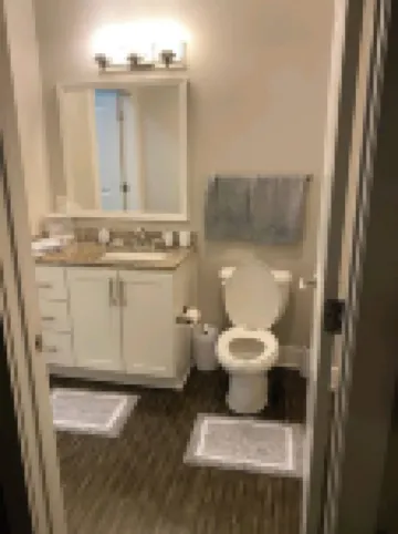 Cozy 1 bedroom with courtyard pool view