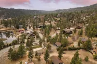 Cozy 2BR Fawnskin Cabin Big Bear Lake, Hiking Trails & Snow Summit Nearby