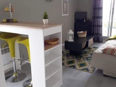 Lovely studio facing the port of Arcachon and close to shops