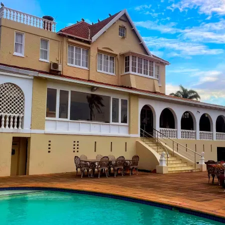 Albion Manor