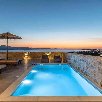 Lithia Exclusive Villas Hotels near شاطئ ميكري فيجلا (Mikri Vigla Beach)