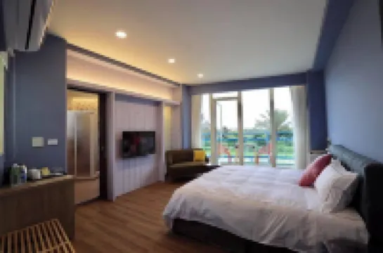 The Riverview Retreats