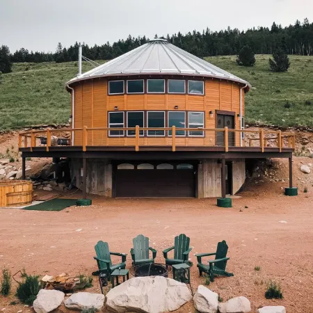 Luxury Off-Grid Yurt: Hot Tub, Epic Views, WiFi, 10 Mins from Cripple Creek!